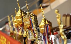 凌晨4点：欧冠19亿欧元对决，利物浦19人战国米，萨拉赫被弃！