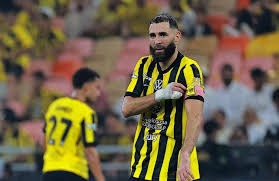 炸金花里的理性打法（炸金花的理性策略）